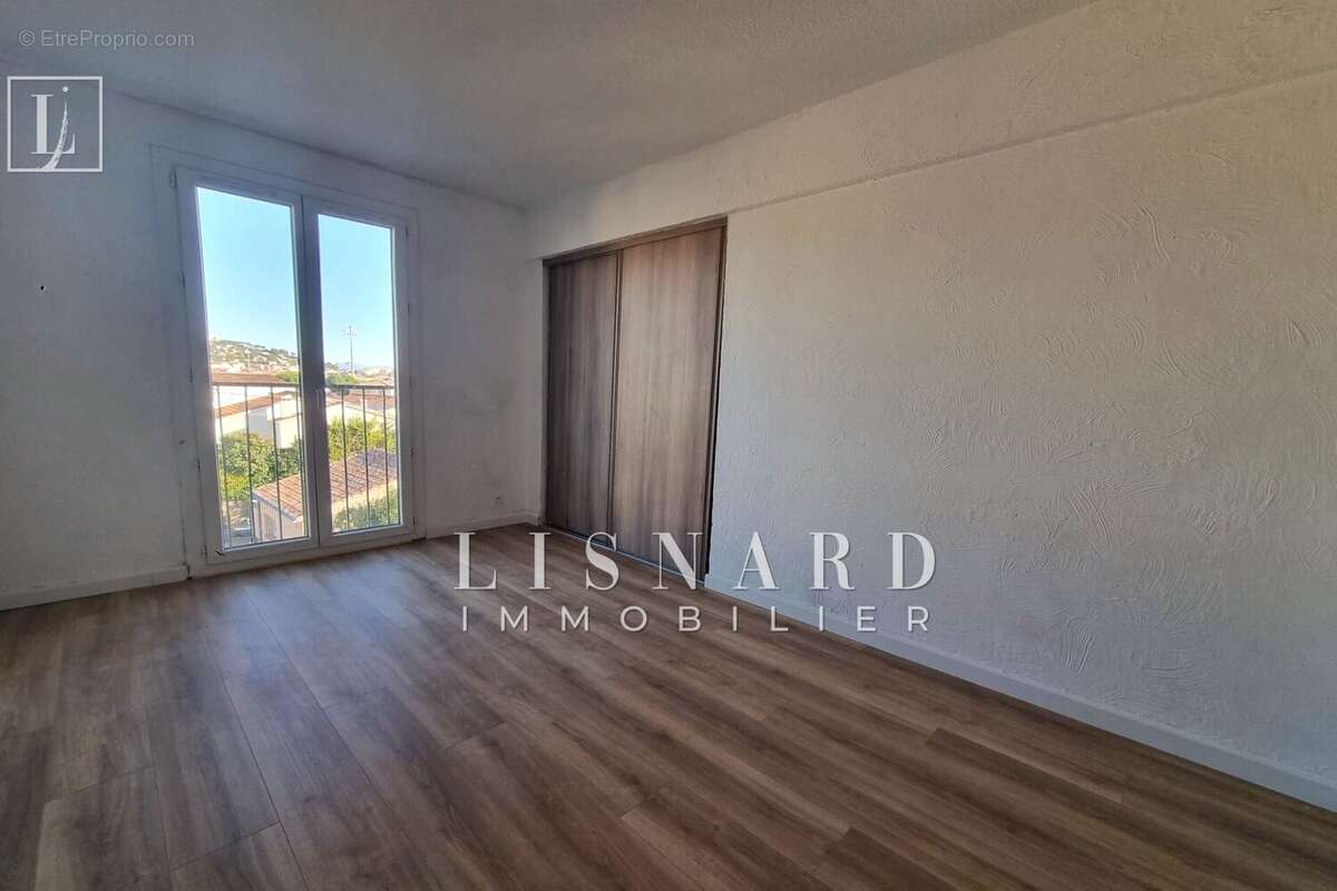 Appartement à VALLAURIS