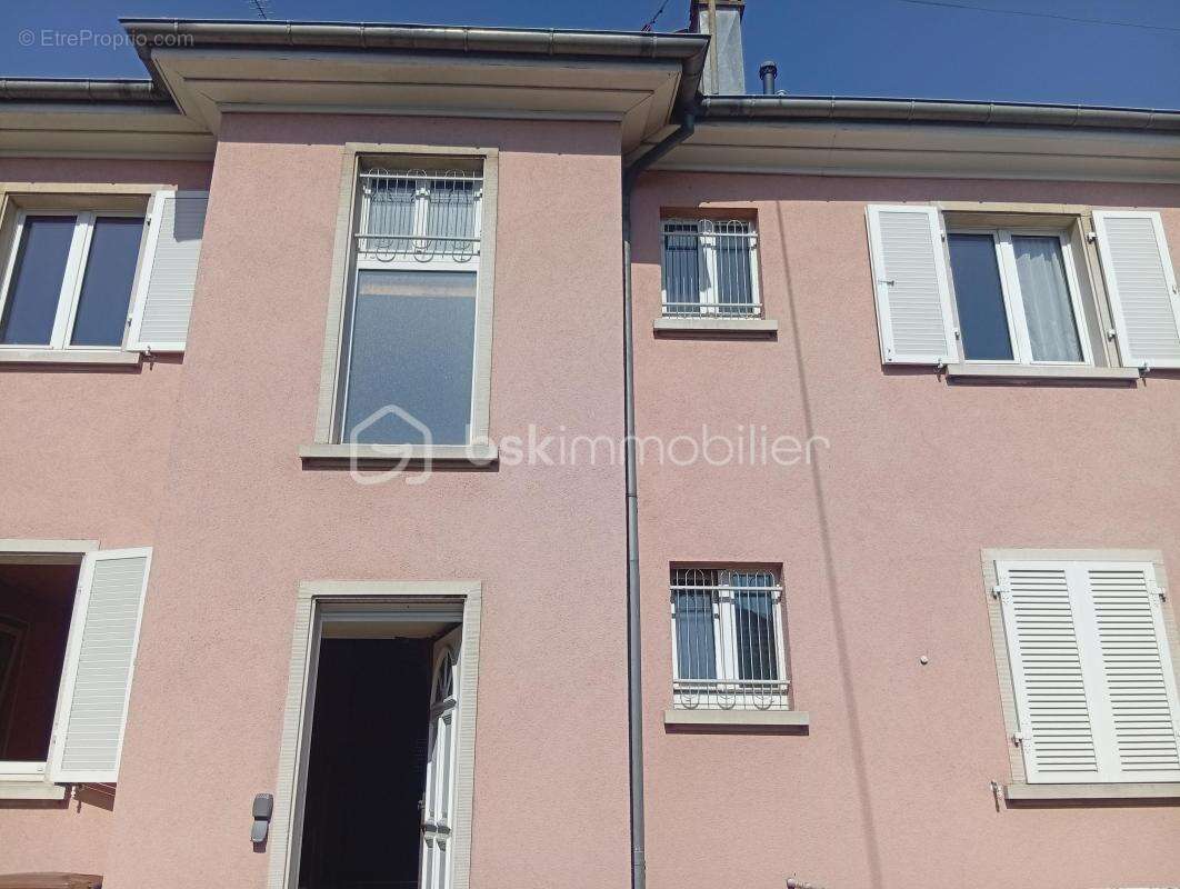 Immeuble avec garage Double potentiel habitation ou investissement - photo 8