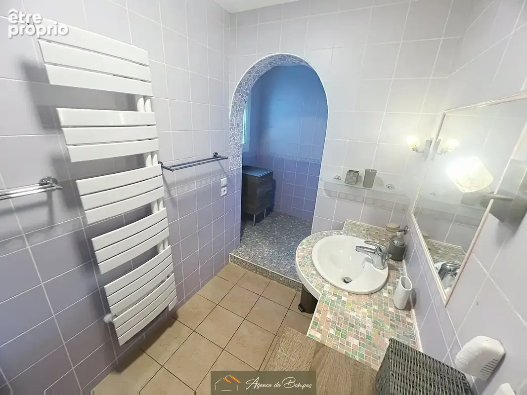 Secteur residentiel - villa 3 faces 82 m2 hbts  sur 443 m2 de terrain  -  garage -jacuzzi - photo 12