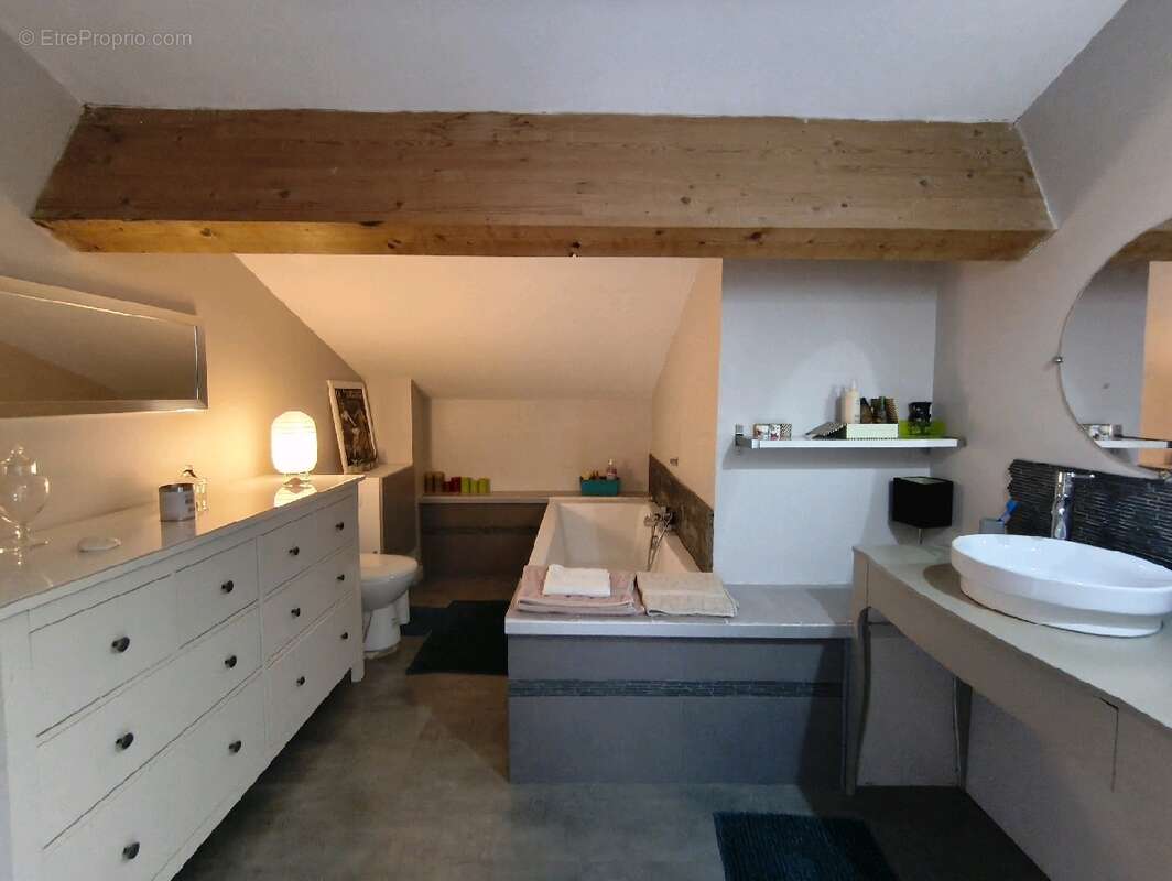 Maison à NESLES-LA-VALLEE