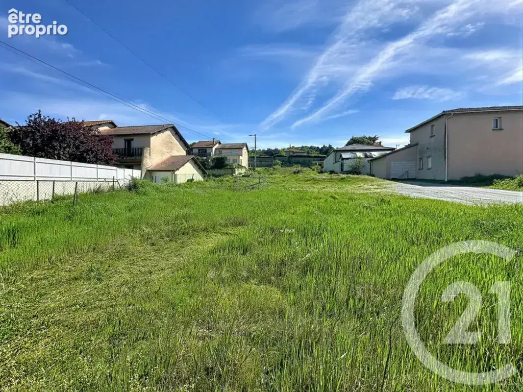 Terrain 572 m² à Saint-Clair-Du-Rhone  - photo 3