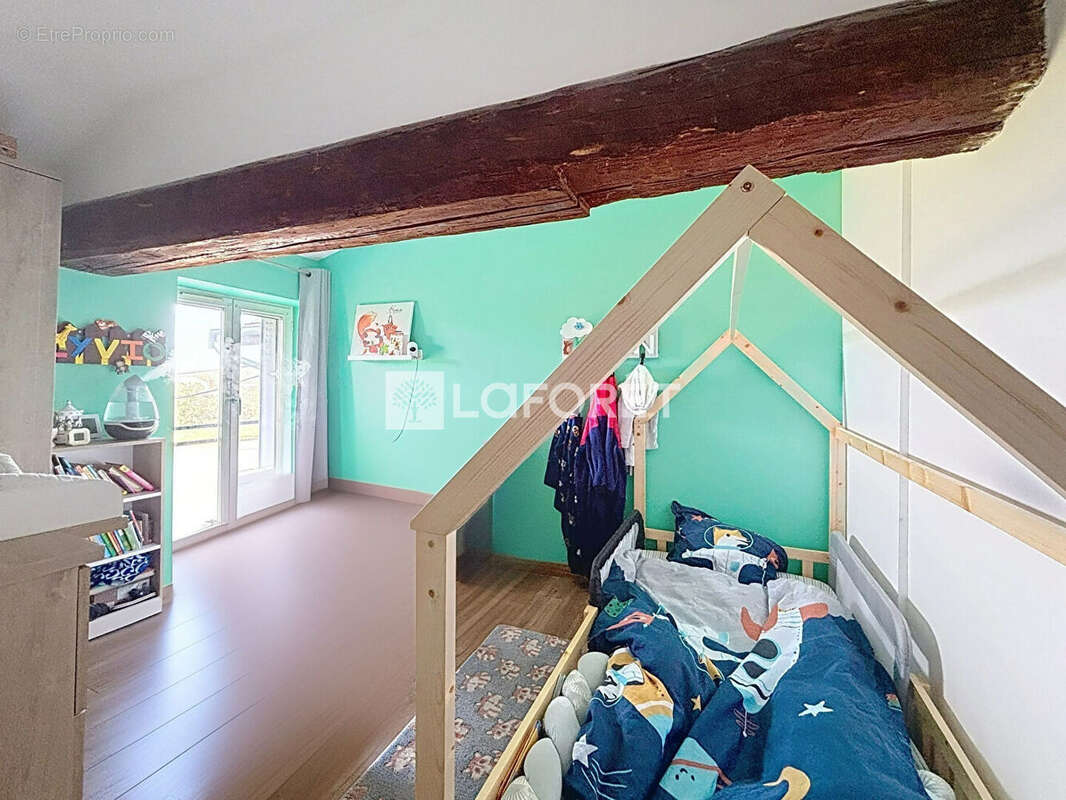 Maison à MONTMERLE-SUR-SAONE