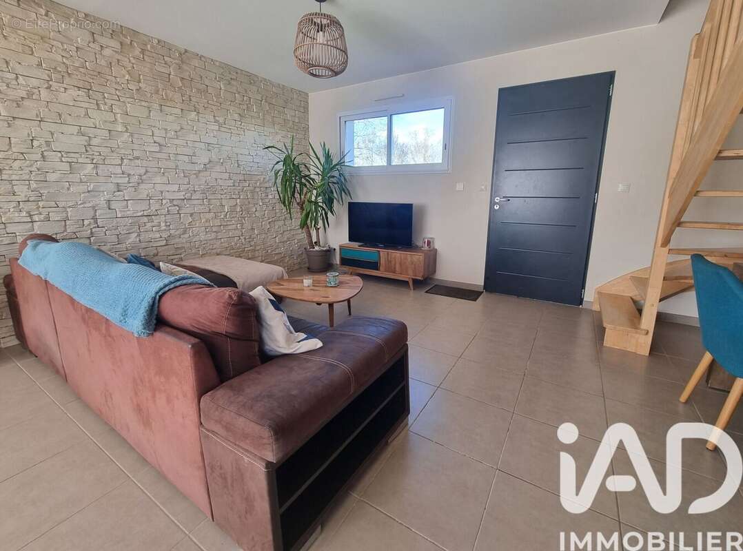 Maison 117 m² à Champ-Sur-Layon  - photo 6