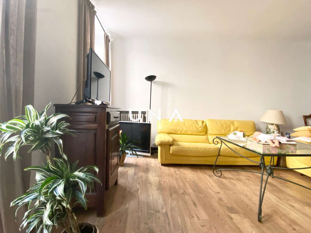 Maison à BAGNOLS-SUR-CEZE