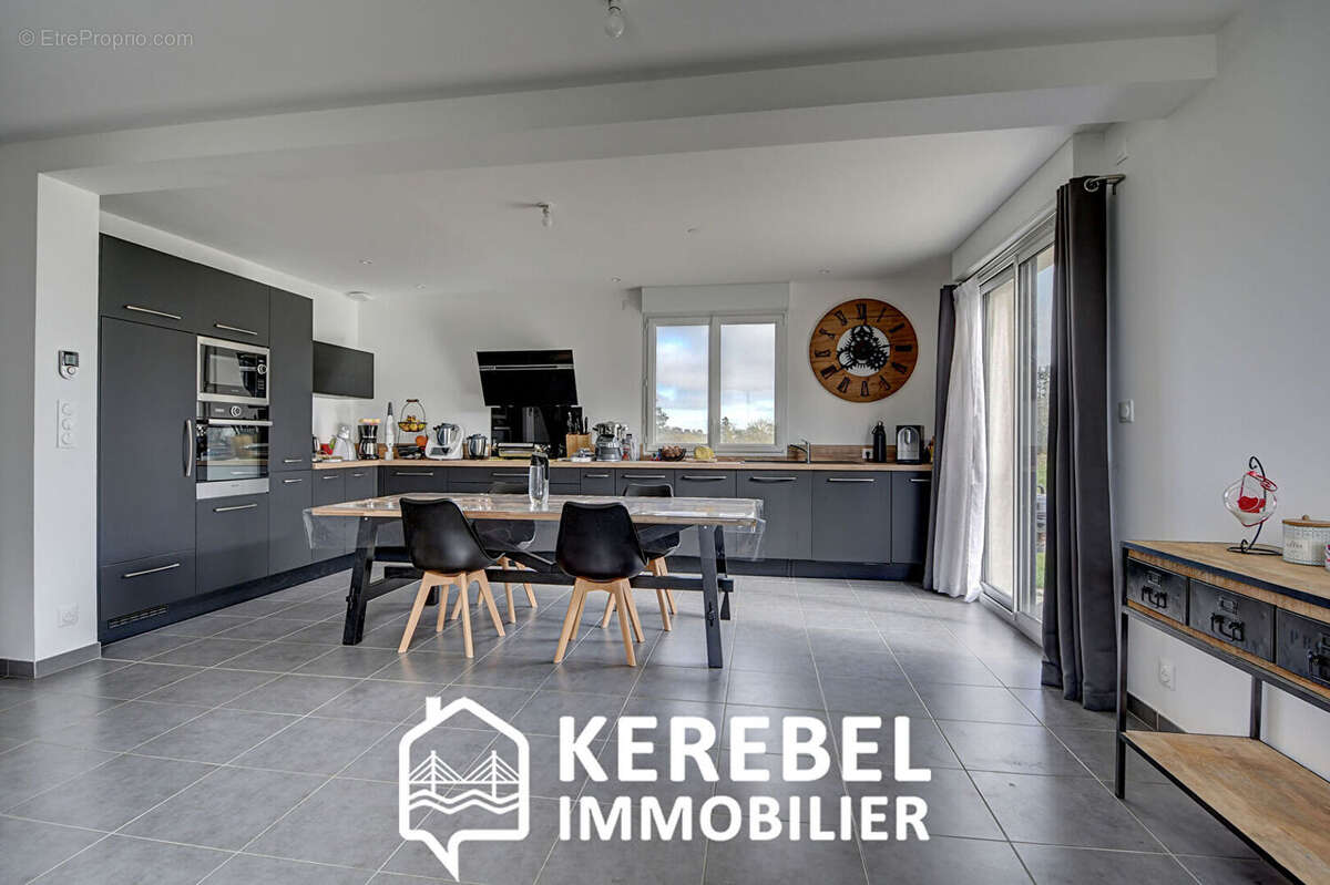 Maison à SAINT-URBAIN