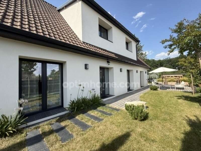 Maison familiale rénovée avec prestations haut de gamme – DPE A – Piscine chauffée– Environnement privilégié  - photo 2