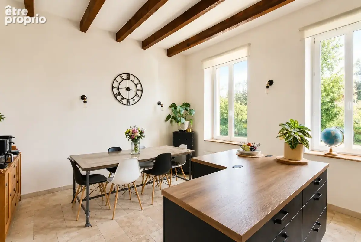 Maison avec terrasse et jardin. - photo 8
