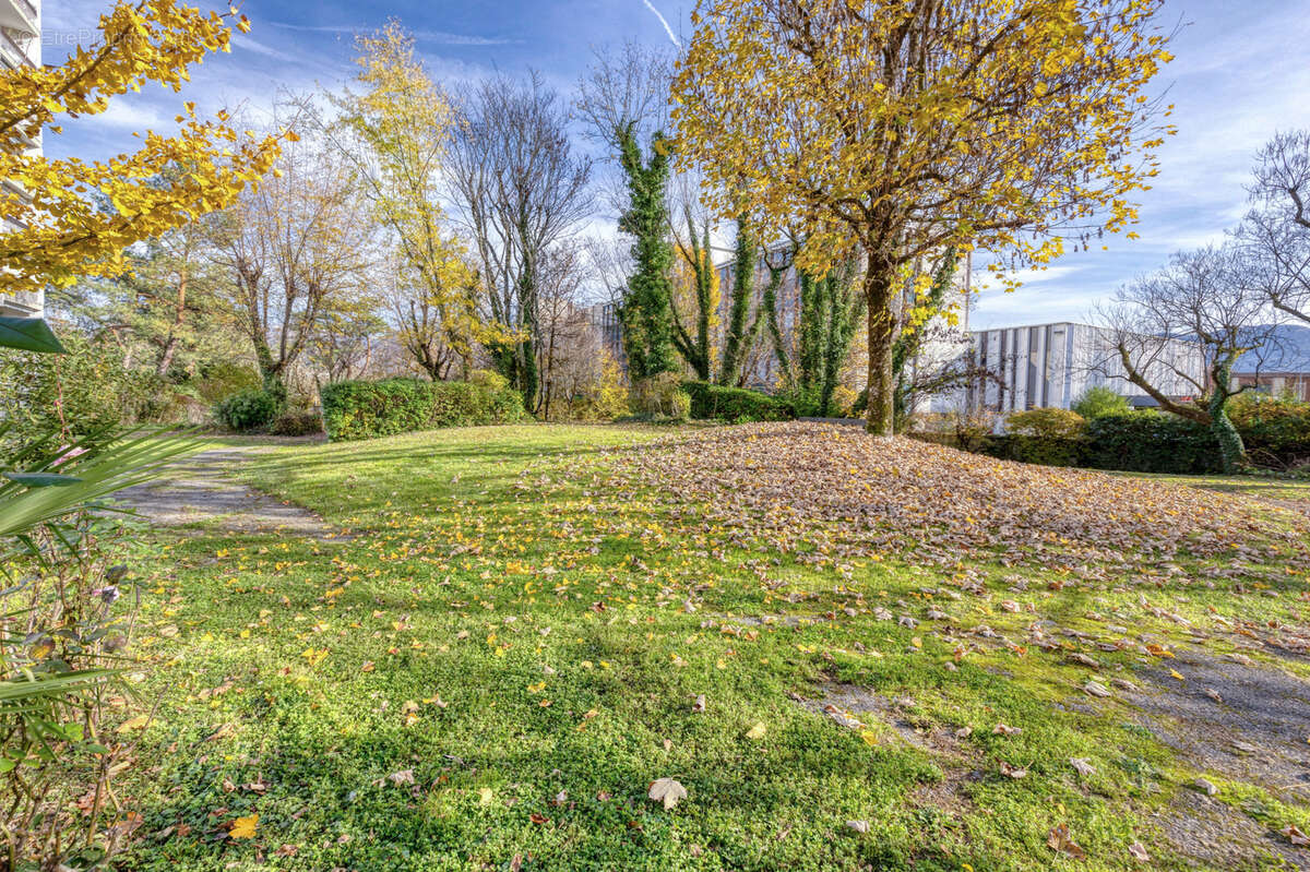 Appartement à MEYLAN