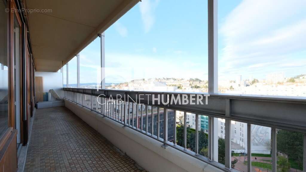 Appartement à SAINT-ETIENNE