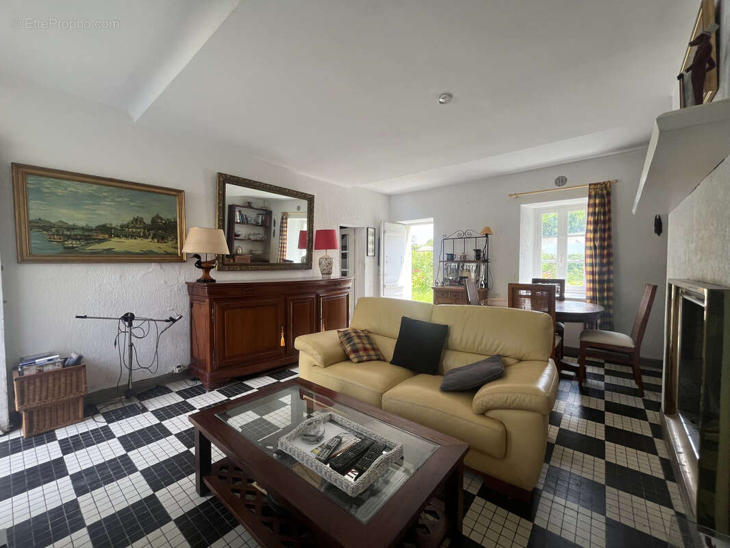 Maison 87 m² à Saint-Laurent-Sur-Mer  - photo 4