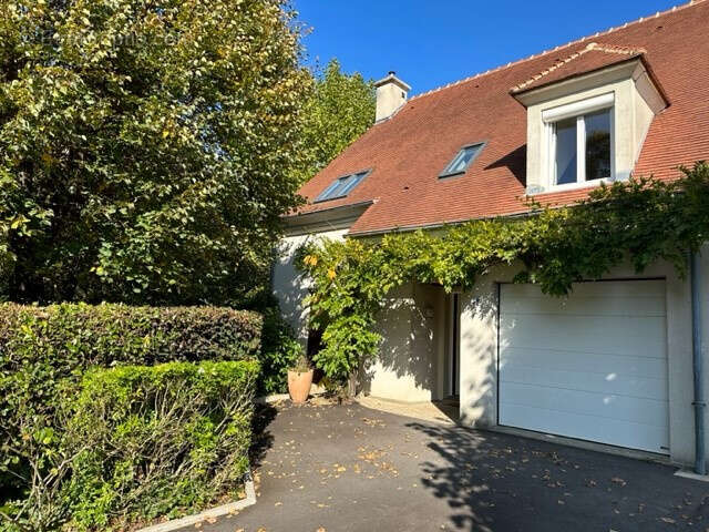 Maison à BURES-SUR-YVETTE
