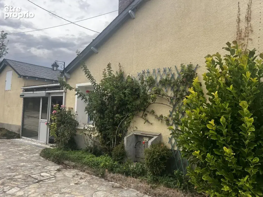 Maison 10 pièces 205 m² à vendre à Saint-Savin (86310) - photo 2