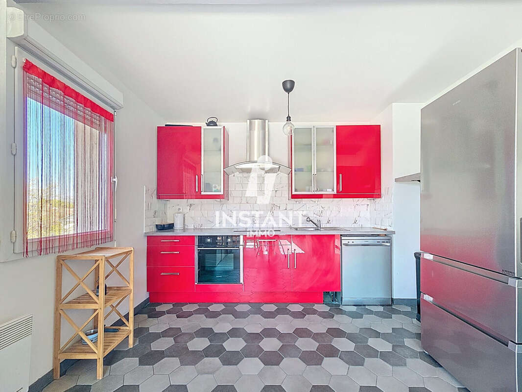 Appartement à SAVIGNY-LE-TEMPLE