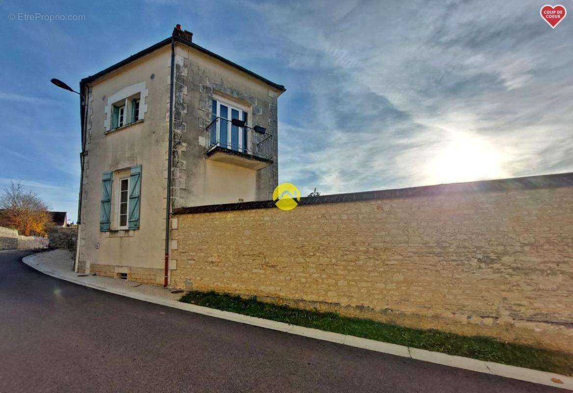 Maison à MOULINS-EN-TONNERROIS