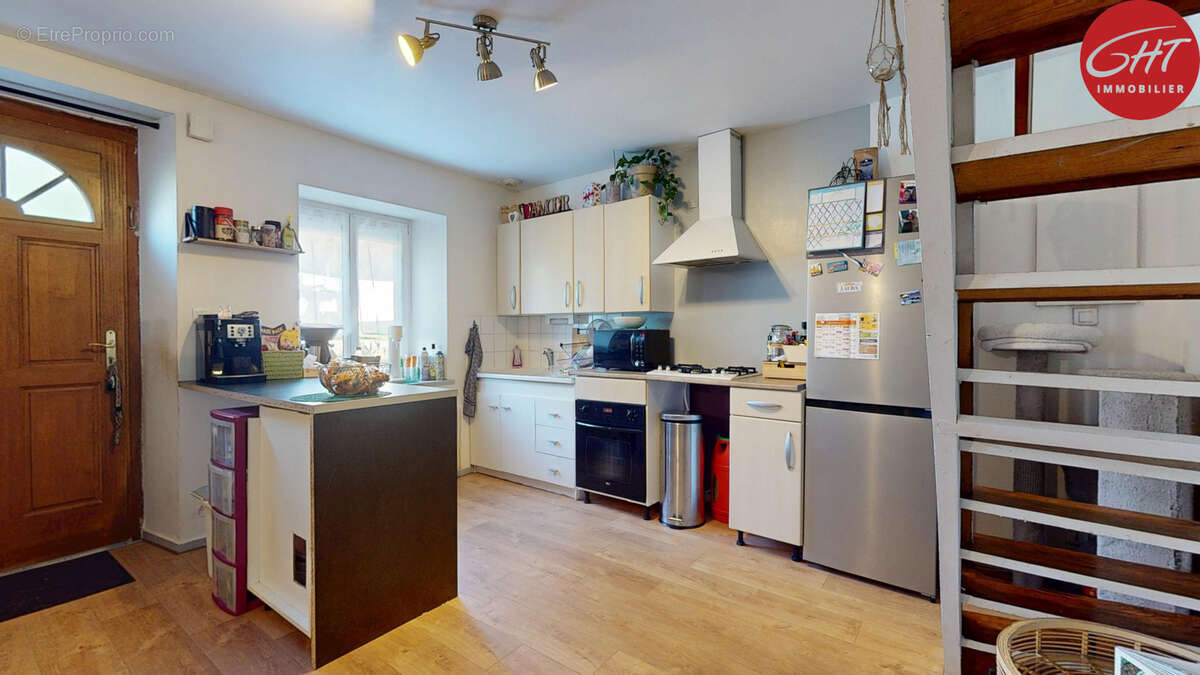 Appartement à HYEVRE-PAROISSE