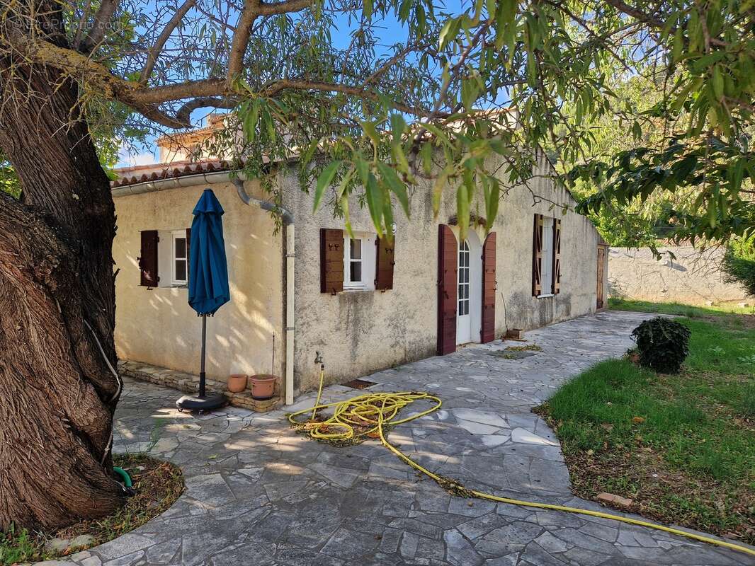 Maison à CUGES-LES-PINS