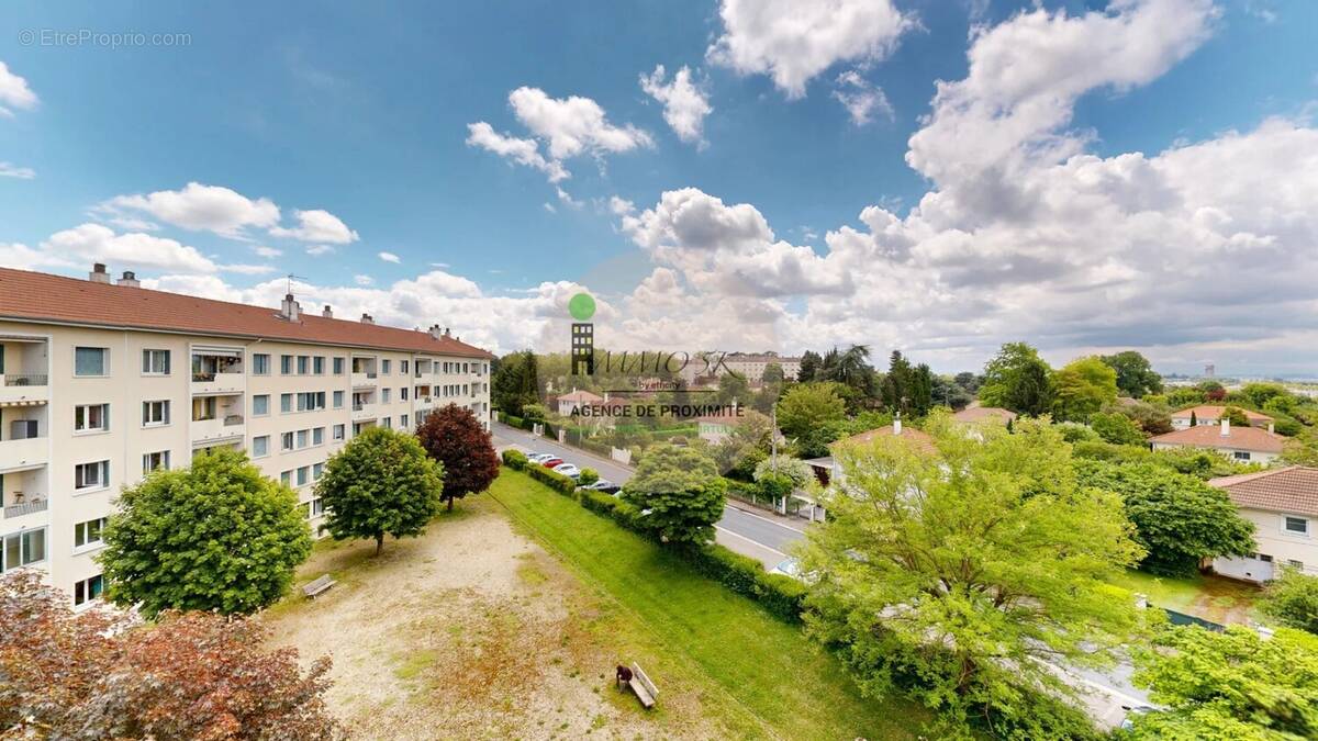 Appartement à RILLIEUX-LA-PAPE