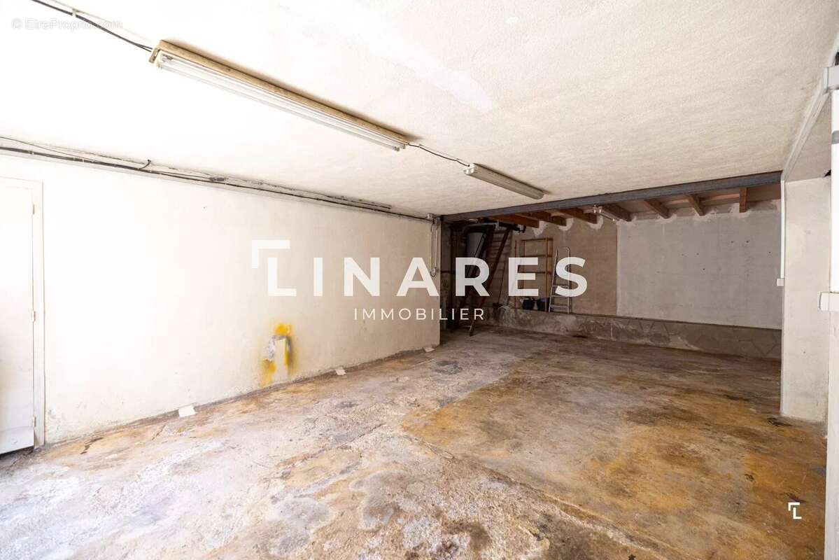 Parking à MARSEILLE-4E