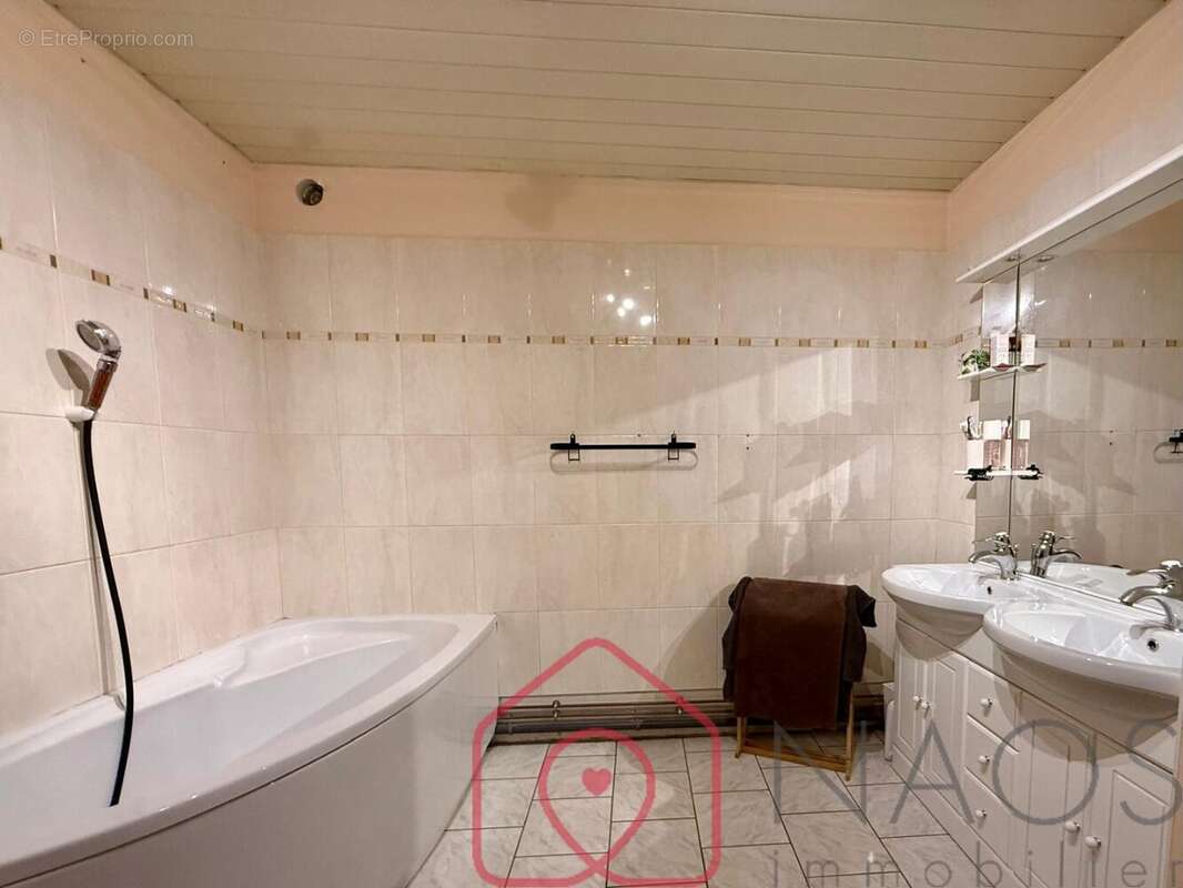 Maison à POURU-SAINT-REMY