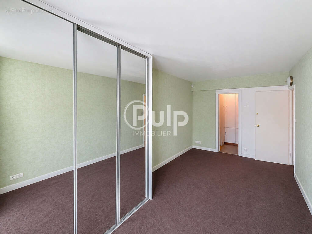 Appartement à PARIS-14E