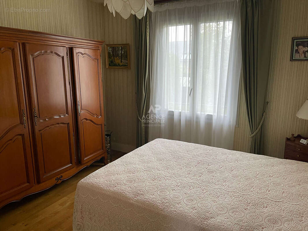 Maison à LE MESNIL-LE-ROI