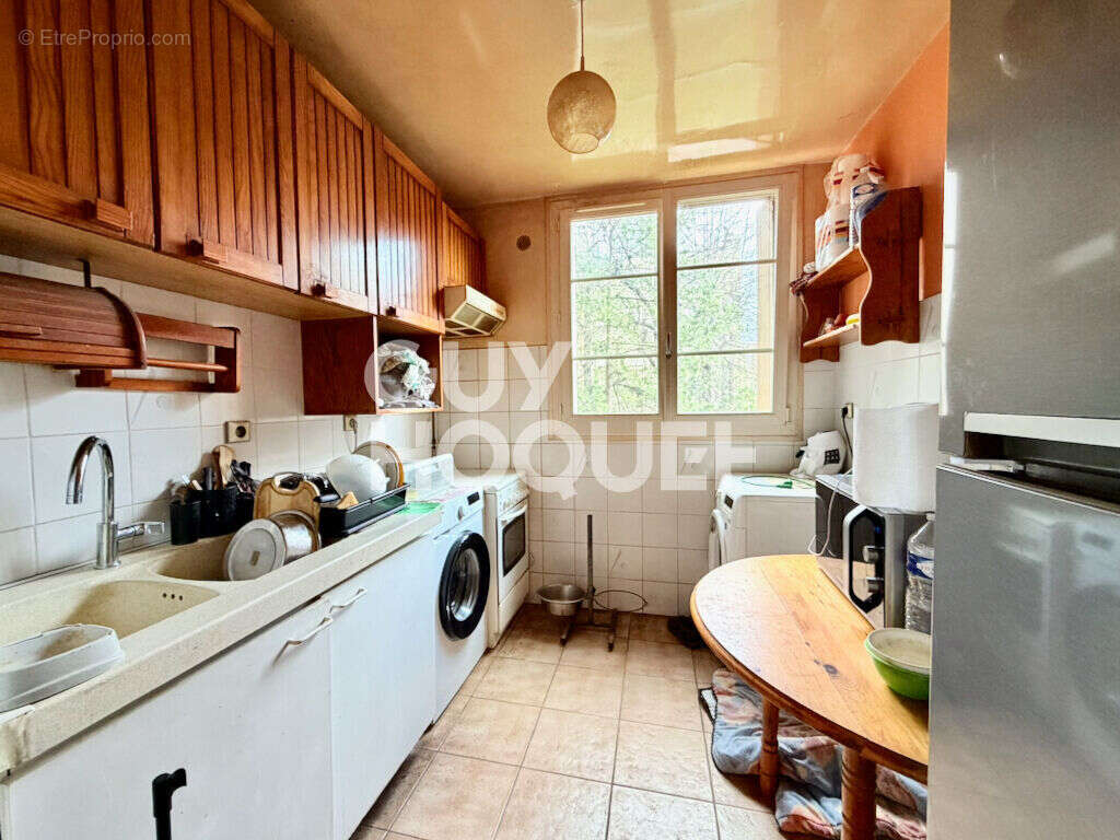 Appartement à COURBEVOIE