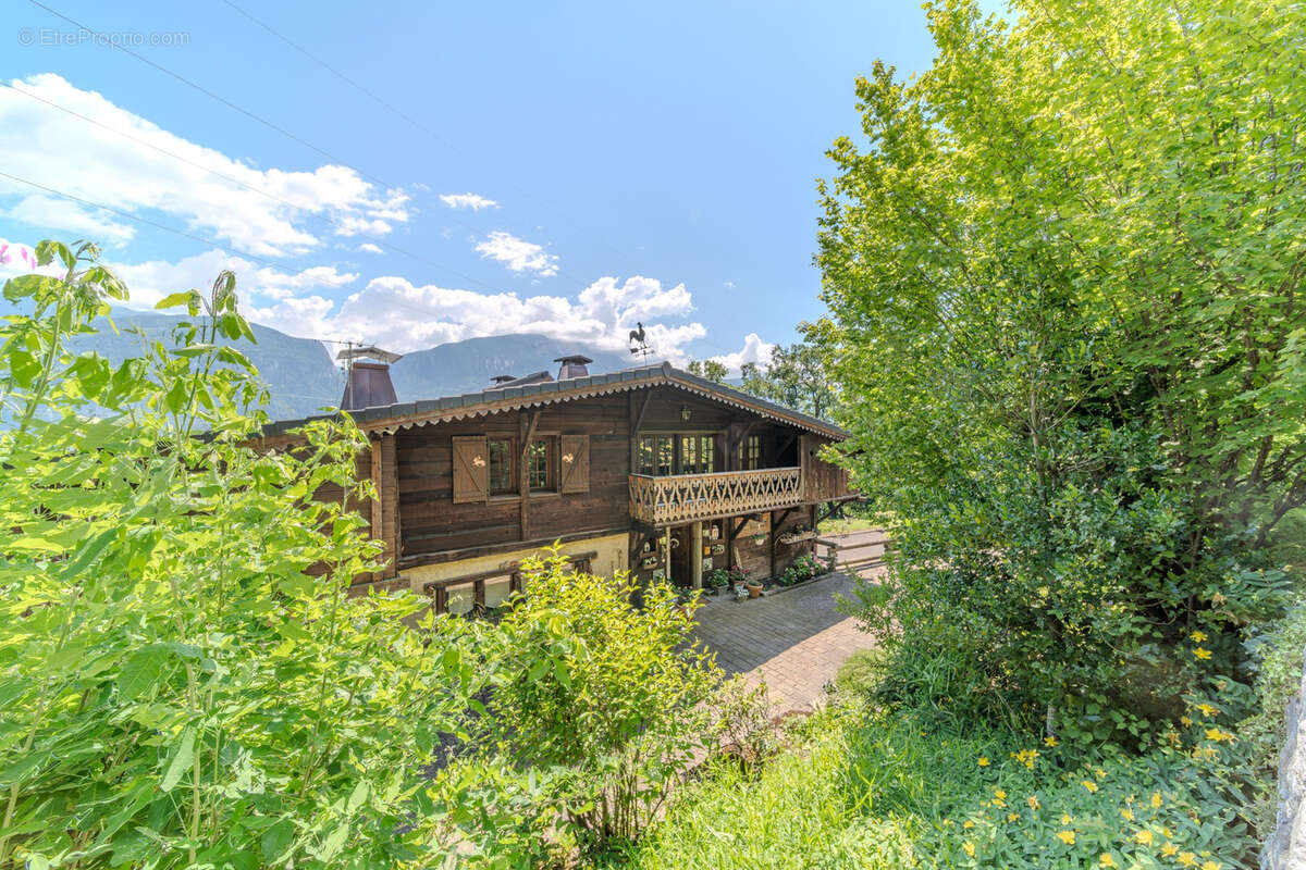 Chalet d’exception 8 pieces   350 m2 sur terrain  5000 m2  chatillon-sur-cluses - photo 28