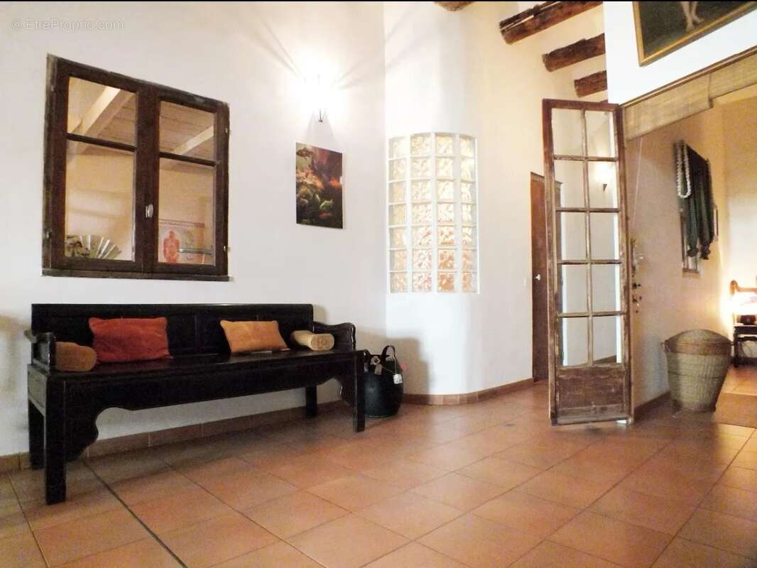 Appartement à MARSEILLE-2E