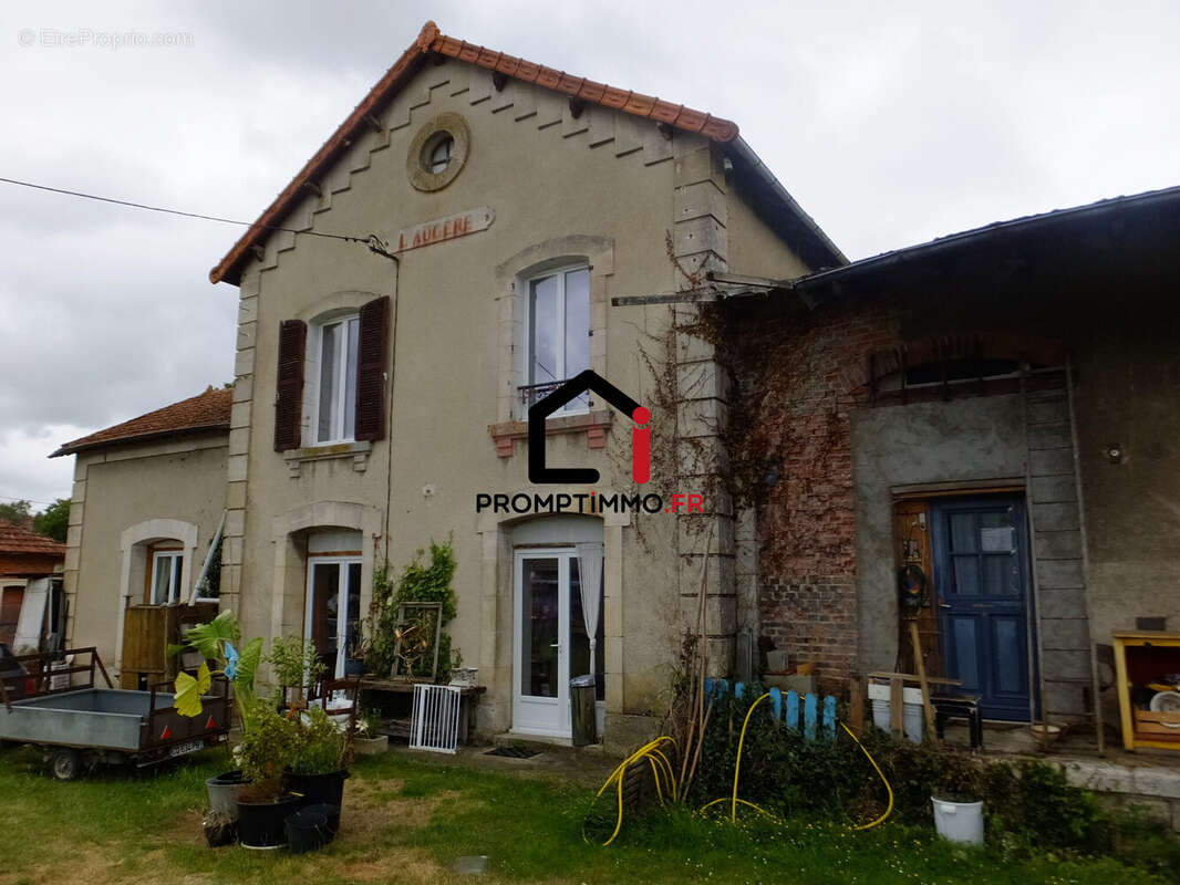 Maison à CHARENTON-DU-CHER