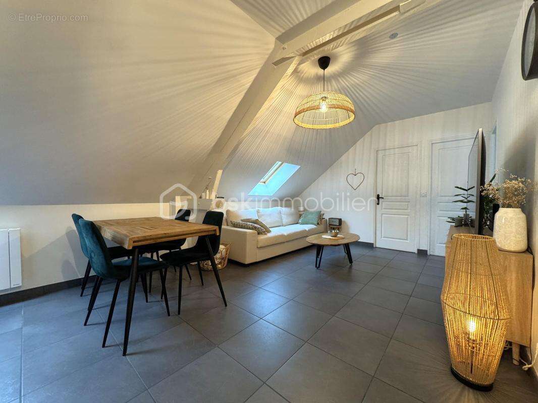 Appartement à FONTENAY-LE-VICOMTE