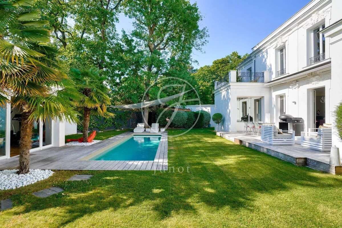 Maison à LE VESINET