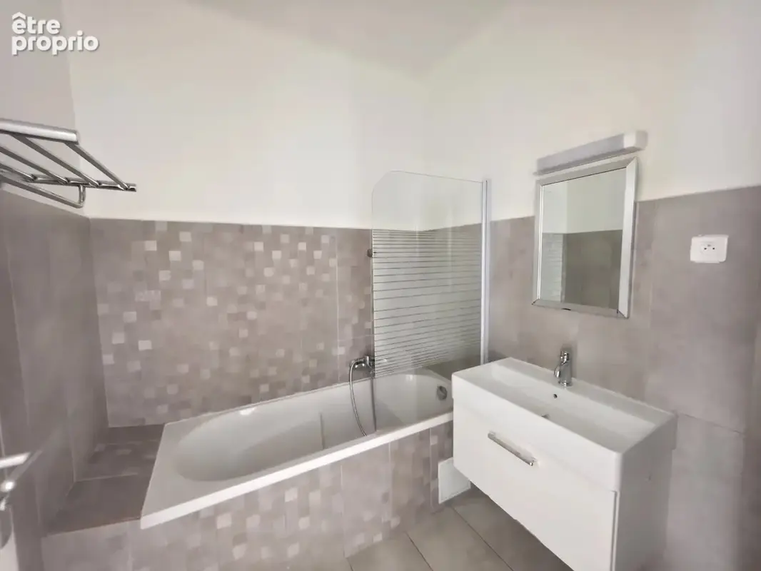 NICE - Le Port - 2 pièces - 54,64m² - plein Sud - ascenseur - balcon - photo 9