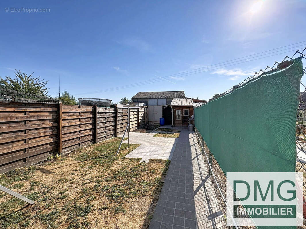 Maison 71 m² à Houtkerque  - photo 7