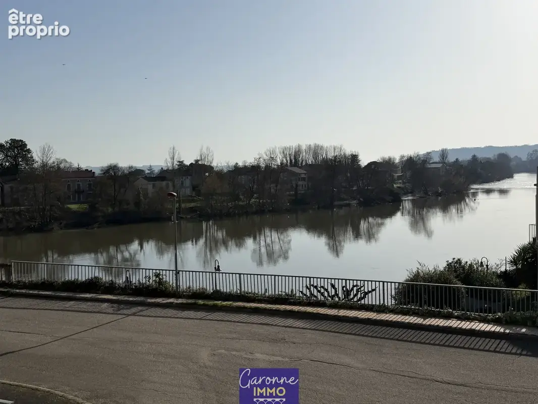 Centre ville CLAIRAC - Vue sur le Lot - photo 2