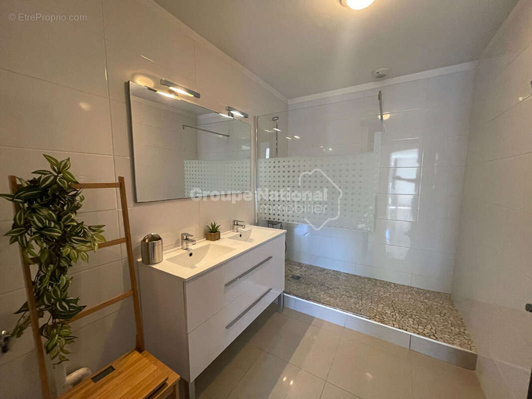 Appartement à CARRY-LE-ROUET