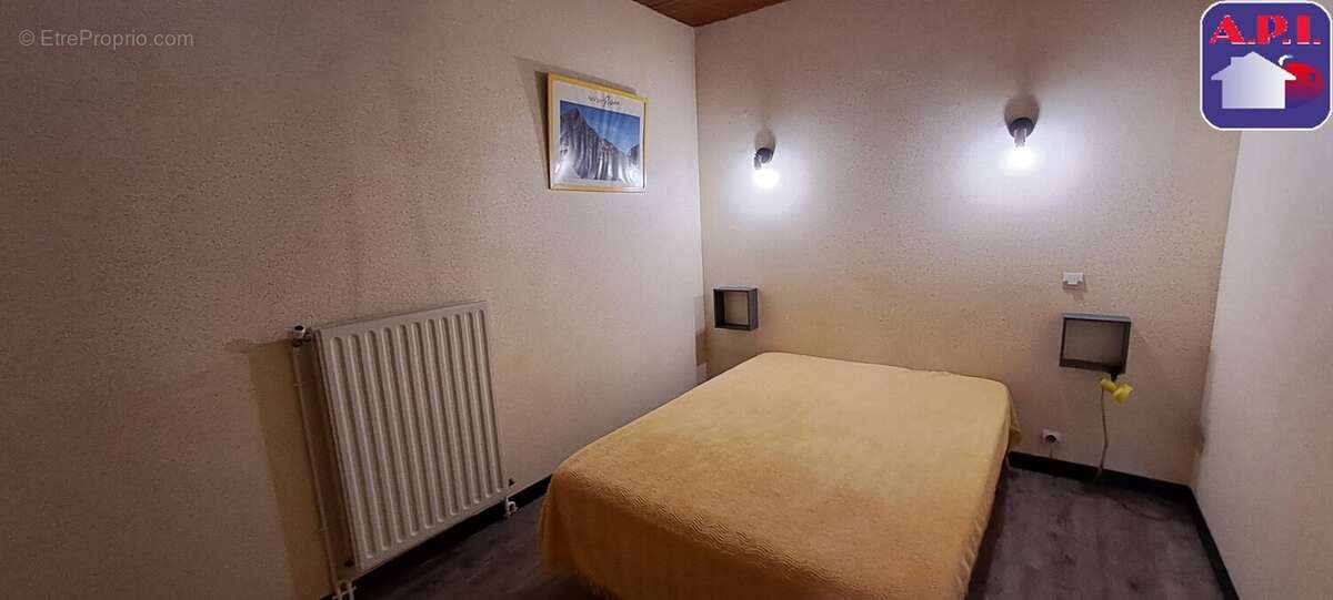 Appartement à VILLENEUVE-D&#039;OLMES