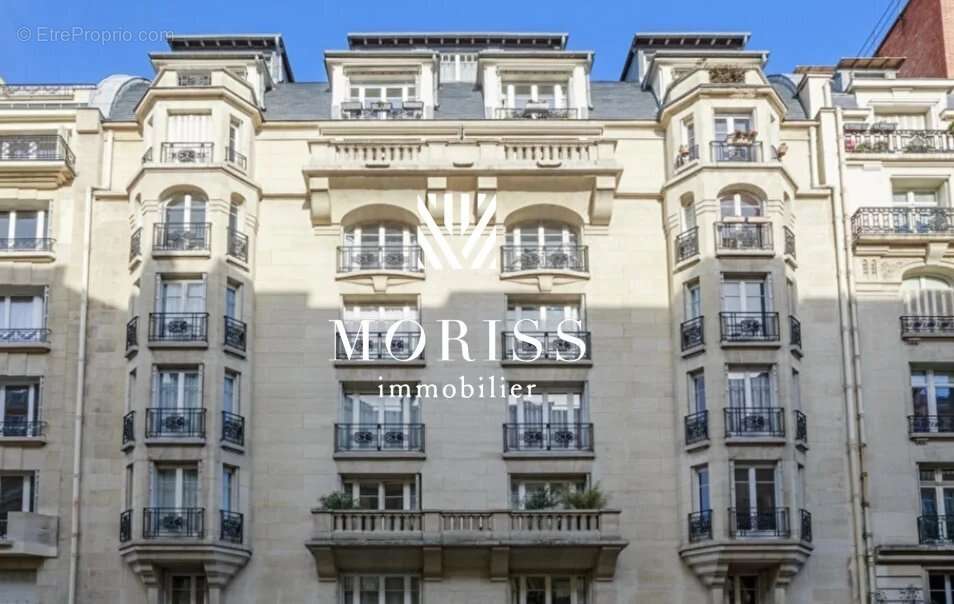 Appartement à PARIS-17E