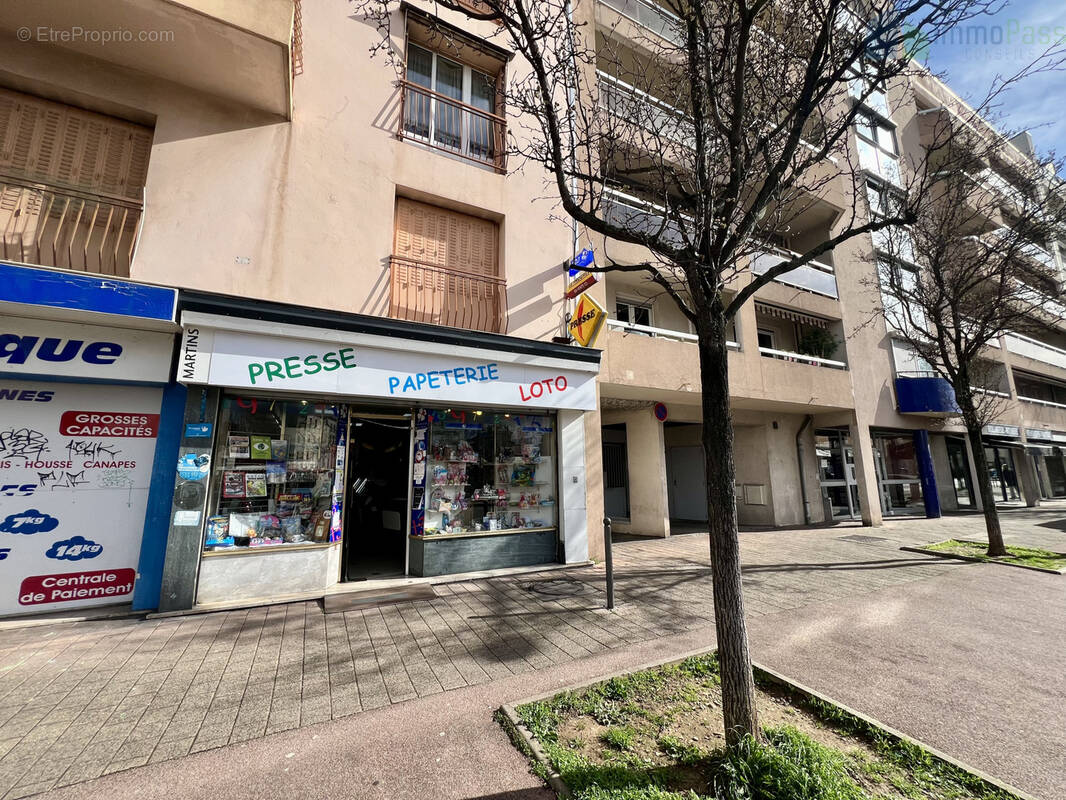 Commerce à LYON-8E