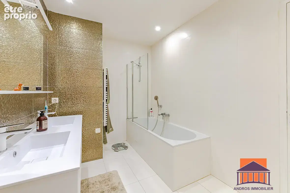 13008 Carré d’or, magnifique penthouse de 114 m2 plus 47 m2 de terrasses, vue mer, dernier étage, au sein d’un - photo 17