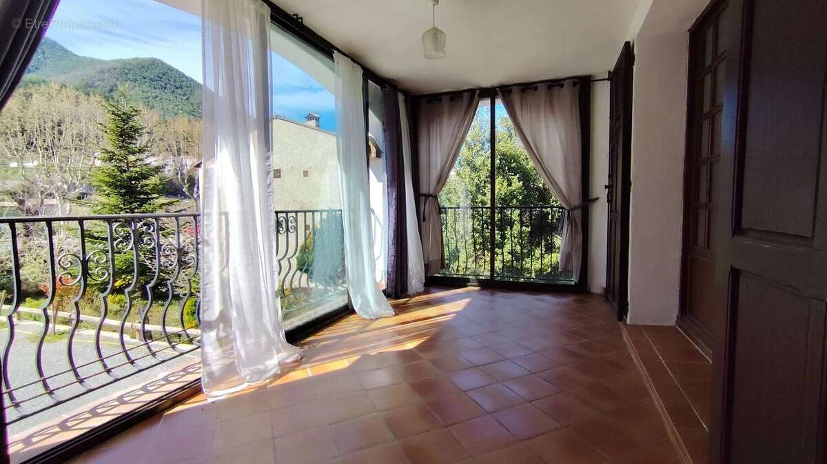 Maison 157 m² - Ascenseur - Garage - Terrain 930 m² - photo 16