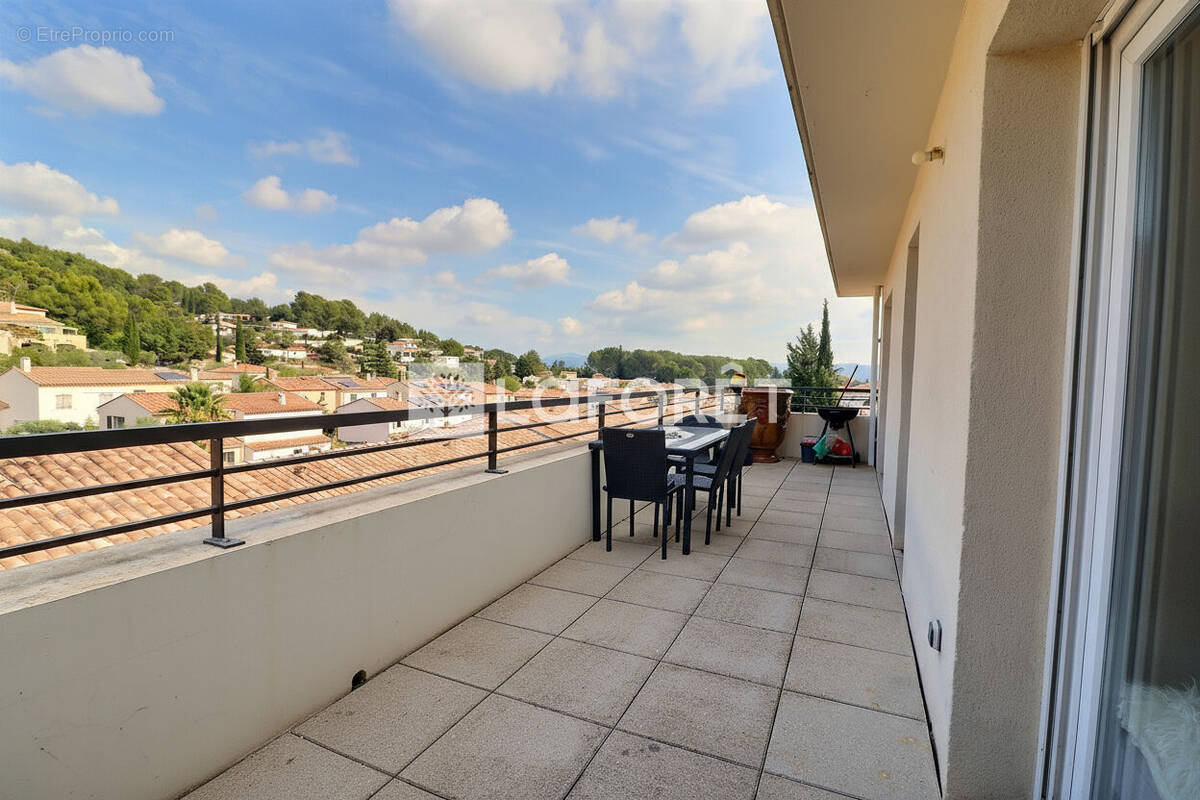 Appartement à CUERS