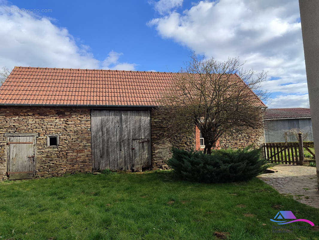 Maison à POULIGNY-NOTRE-DAME