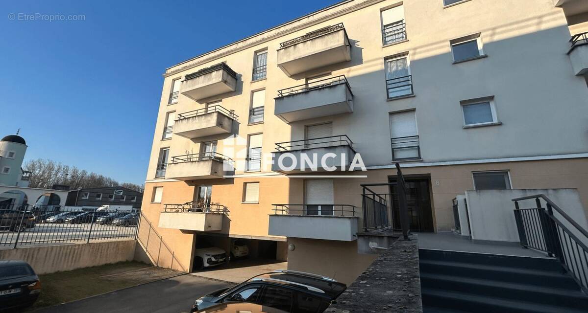 Appartement à VIGNEUX-SUR-SEINE