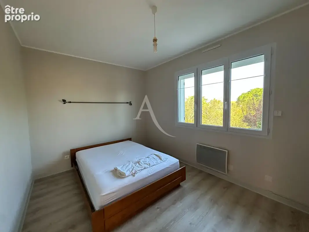 Rochefort - belle maison familiale de 167 m² - 5 chambres, deux garages , fort potentiel ! - photo 8