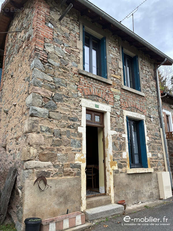Maison à SAINT-ALBAN-LES-EAUX