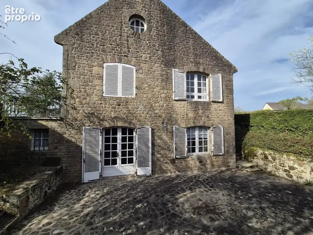 Magnifique propriete a renover avec maison en pierre de 227 m2 habitable sur une parcelle de 3000 m2 avec double garage - photo 3