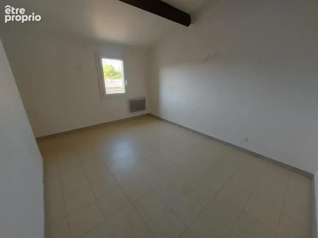 LE PONTET – Maison T6 en triplex avec terrasse et garage - photo 9