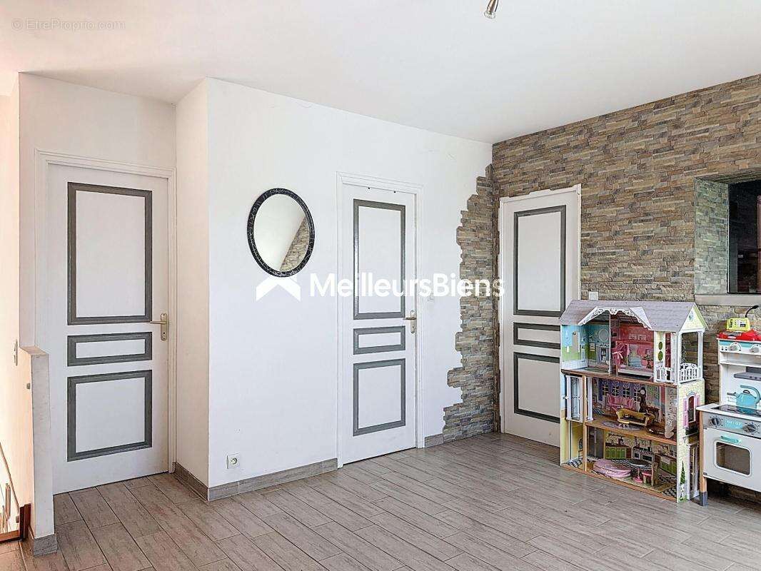 Maison à MEGRIT