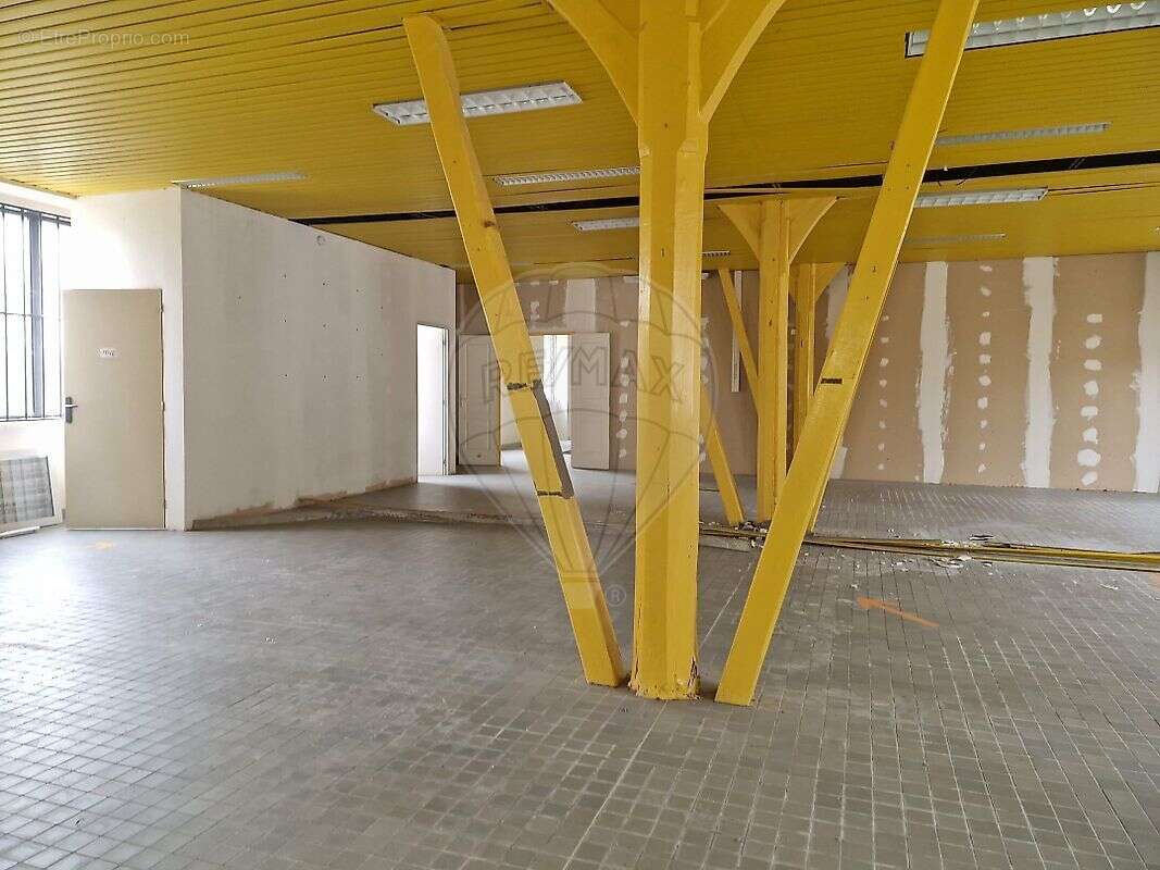 Commerce à FOURCHAMBAULT