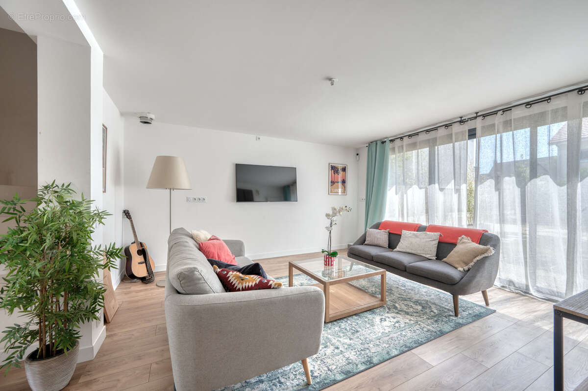 Maison à CROISSY-SUR-SEINE